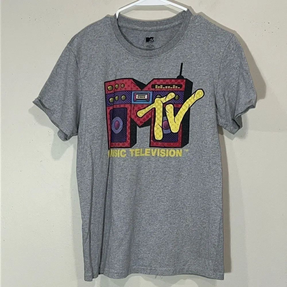 Cute Retro MTV Logo Short Sleeve T-Shirt. Size Medium